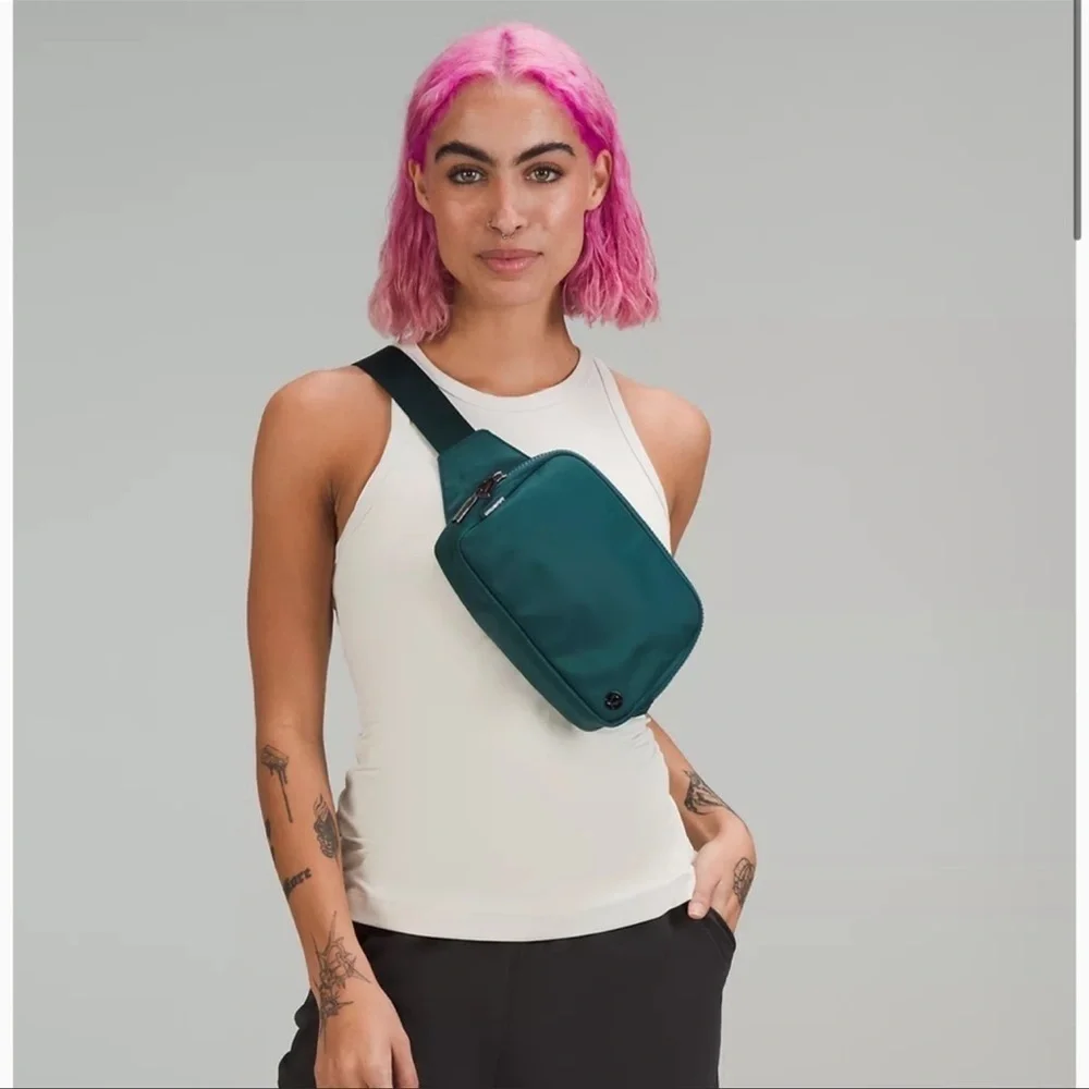 LULULEMON ATHLETICA | Everywhere Belt Bag Large in Green Jasper